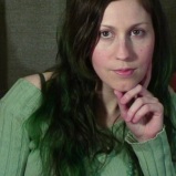 Head Shot Green Hair. (Image of Celinka Serre)